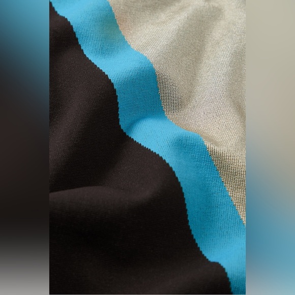 Seamless Ultra High-Waisted Legging - Picture 9 of 9